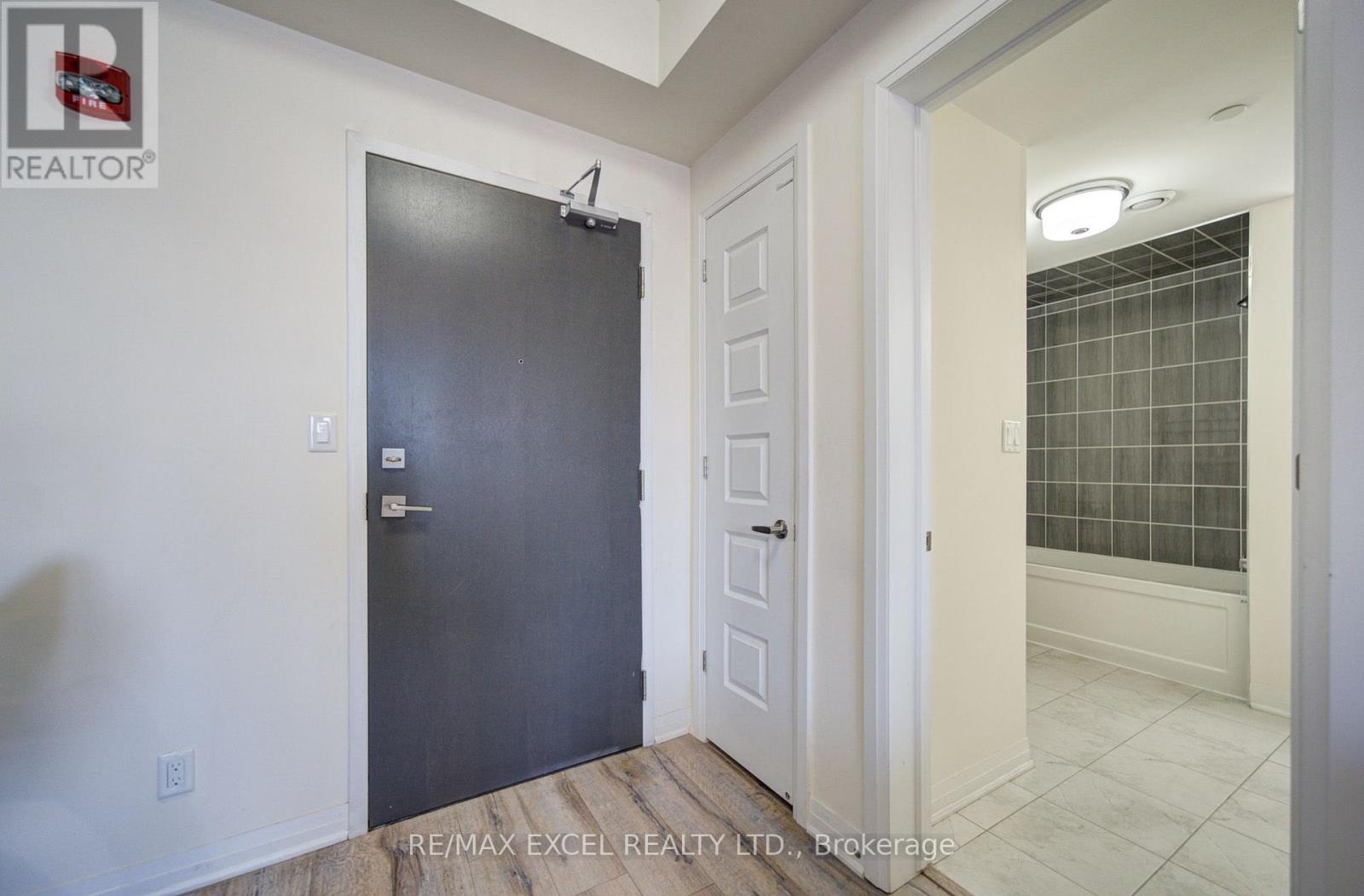 302 - 2 Adam Sellers Street, Markham, Ontario  L6B 1P2 - Photo 8 - N13699884