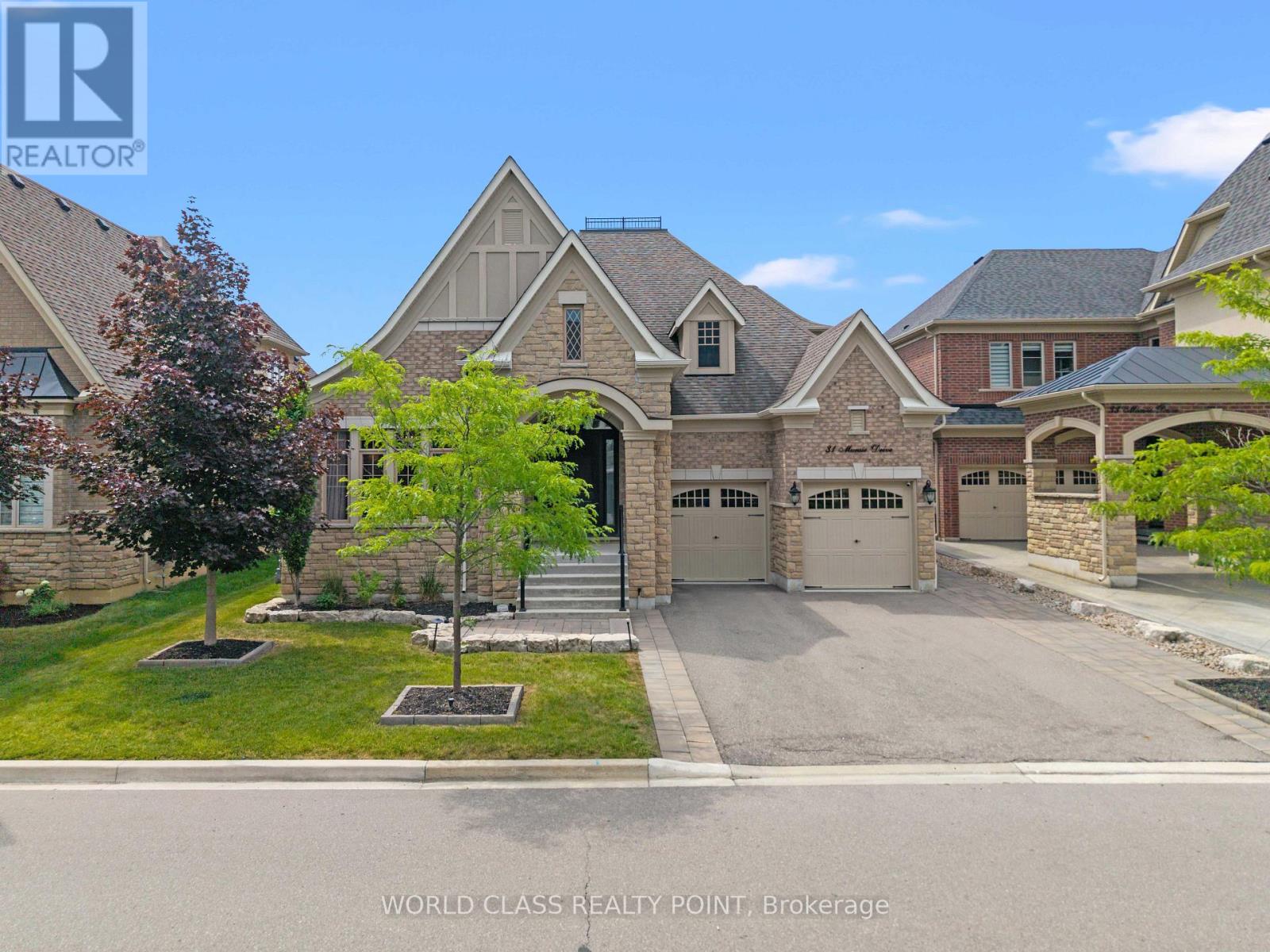 31 MUNSIE DRIVE, King, Ontario