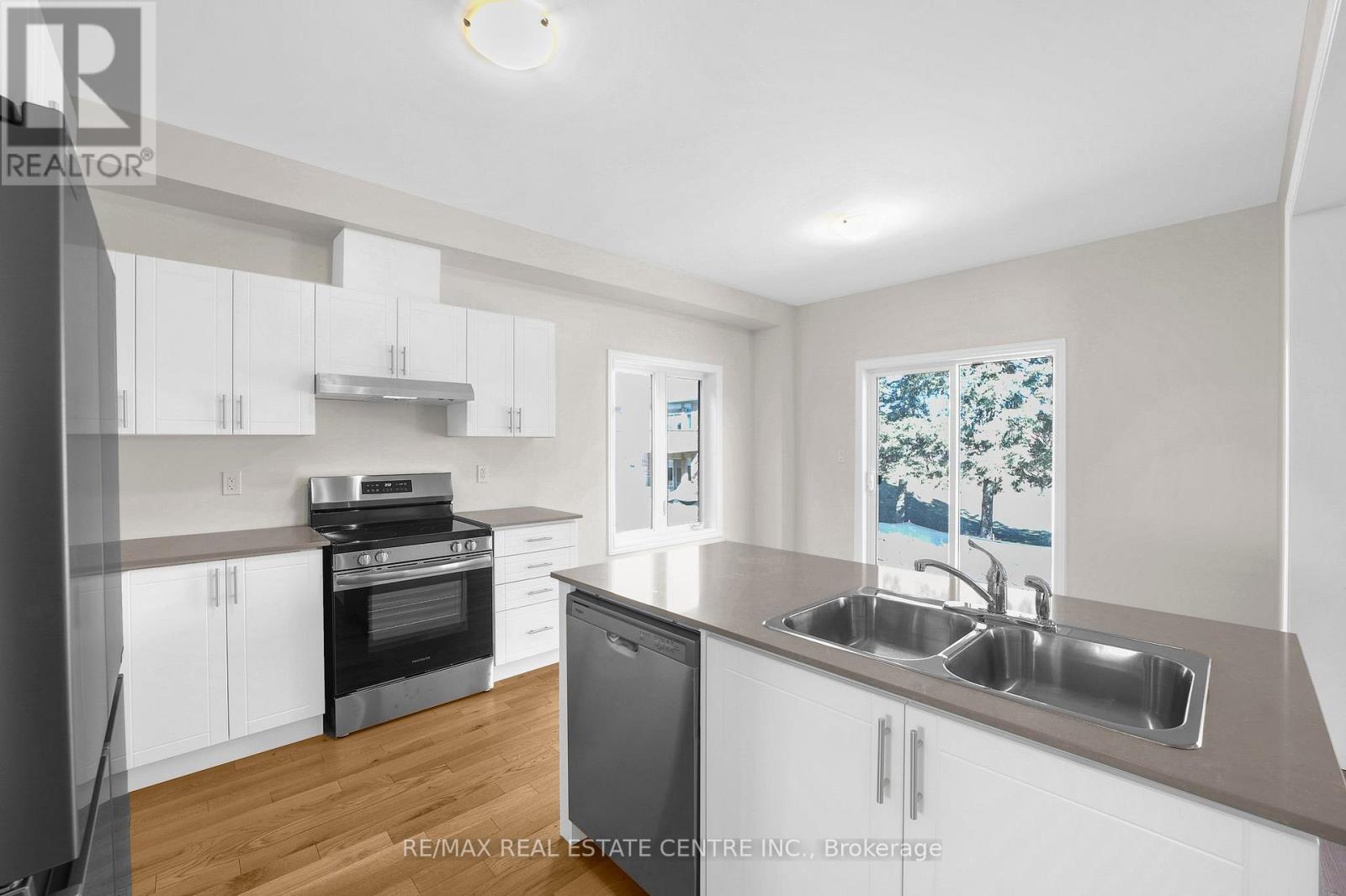 15 Lawrence D. Pridham Avenue, New Tecumseth, Ontario  L9R 0X1 - Photo 12 - N13700002