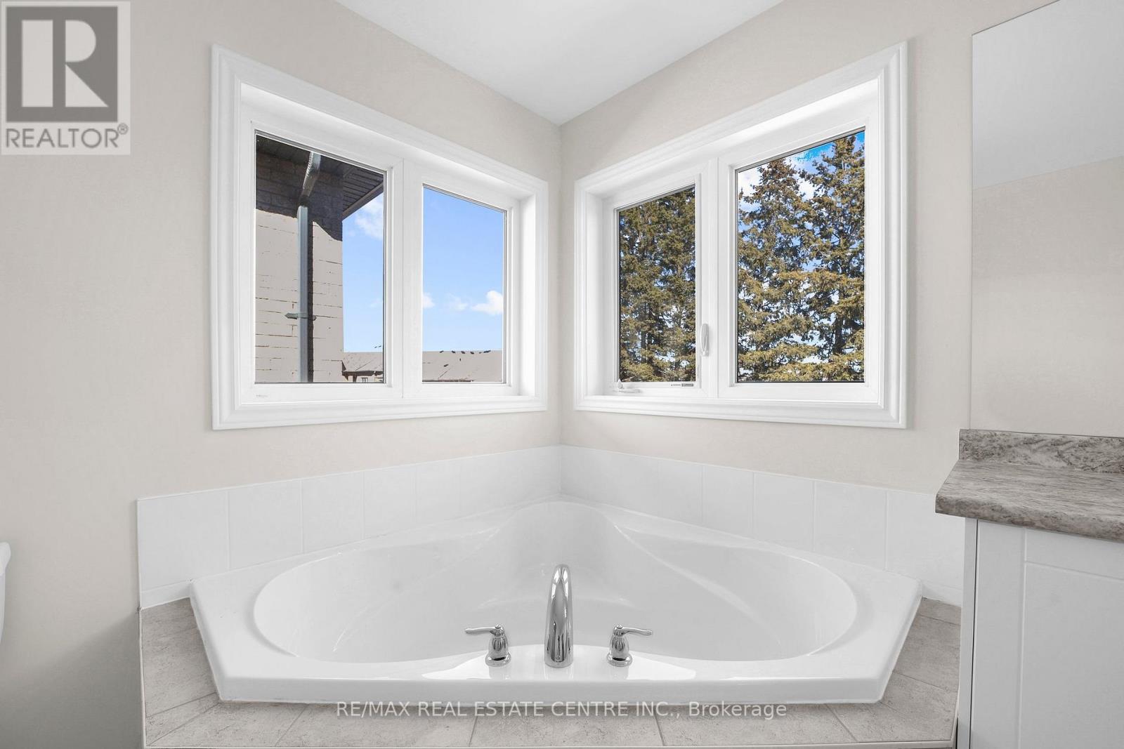 15 Lawrence D. Pridham Avenue, New Tecumseth, Ontario  L9R 0X1 - Photo 29 - N13700002