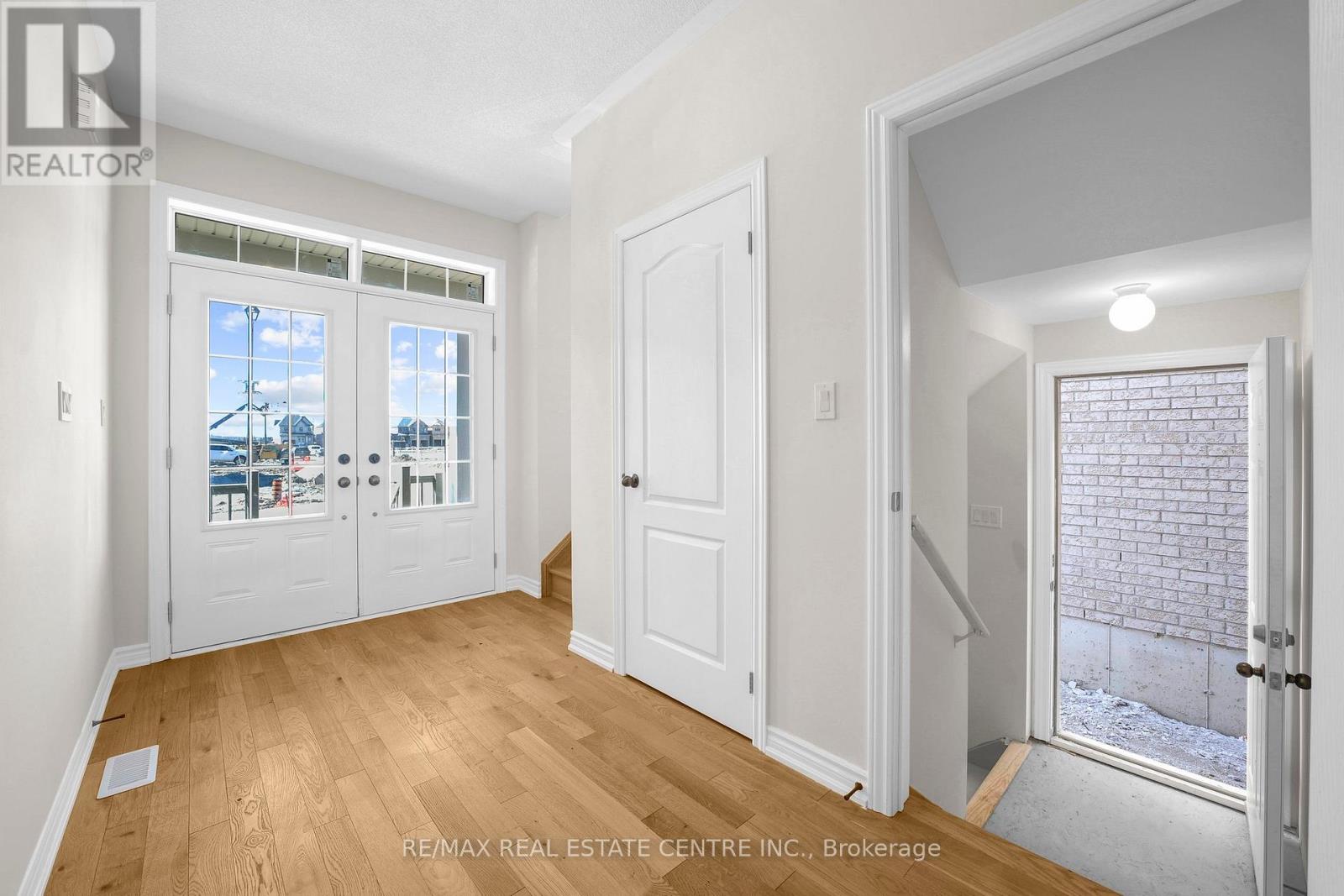 15 Lawrence D. Pridham Avenue, New Tecumseth, Ontario  L9R 0X1 - Photo 3 - N13700002