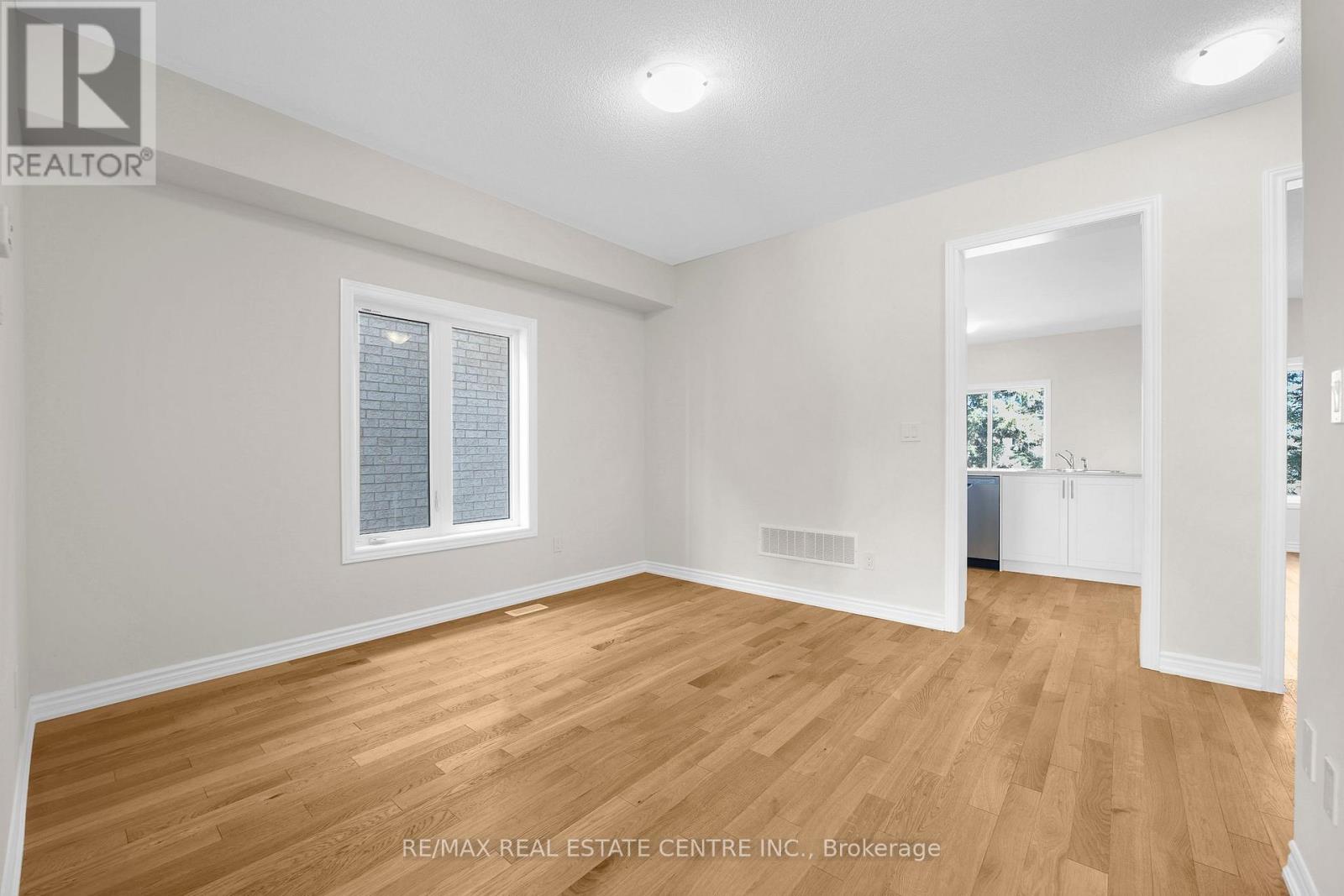 15 Lawrence D. Pridham Avenue, New Tecumseth, Ontario  L9R 0X1 - Photo 5 - N13700002