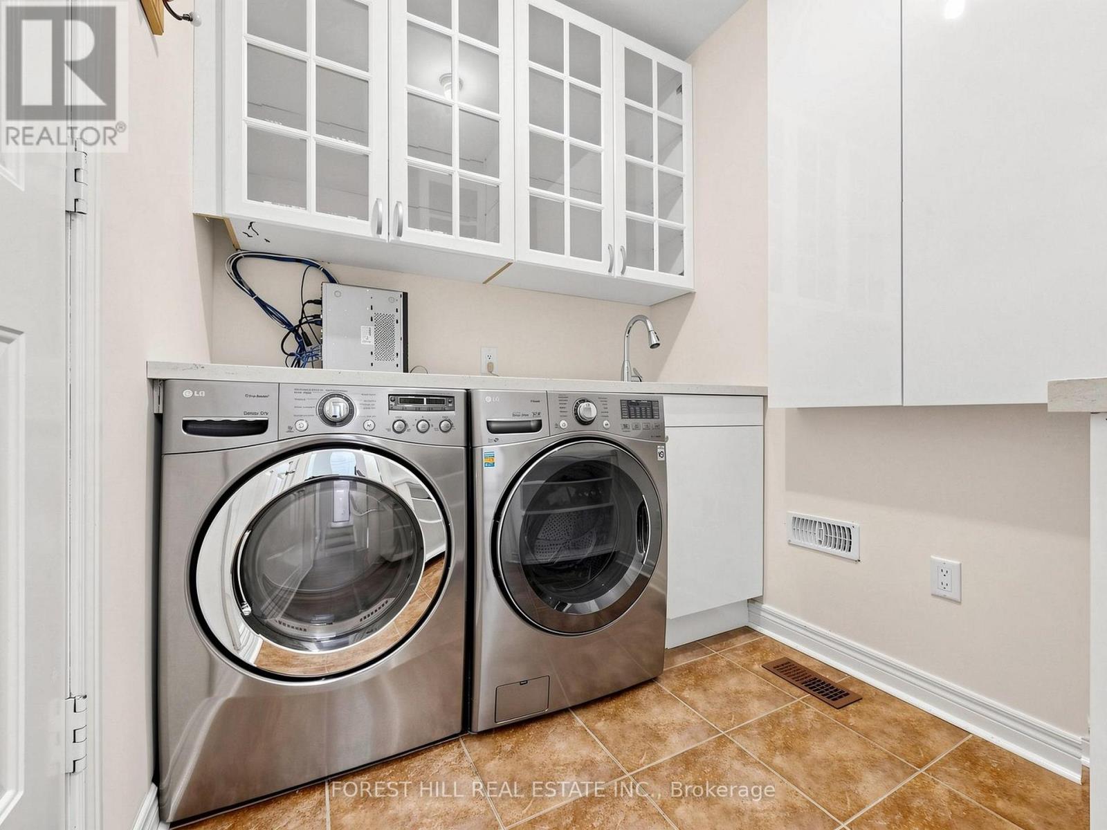 49 Grange Drive E, Richmond Hill, Ontario  L4E 4T1 - Photo 39 - N13700020