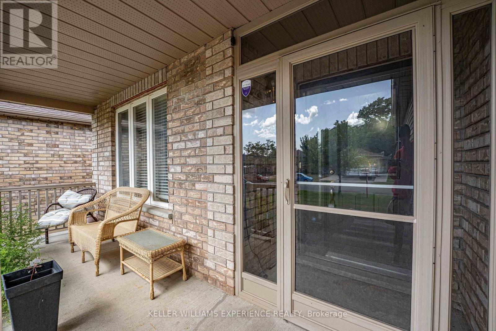 74 Ruffet Drive, Barrie (Edgehill Drive), Ontario  L4N 0N8 - Photo 4 - S13700000