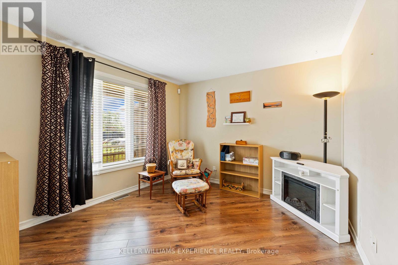 74 Ruffet Drive, Barrie (Edgehill Drive), Ontario  L4N 0N8 - Photo 7 - S13700000