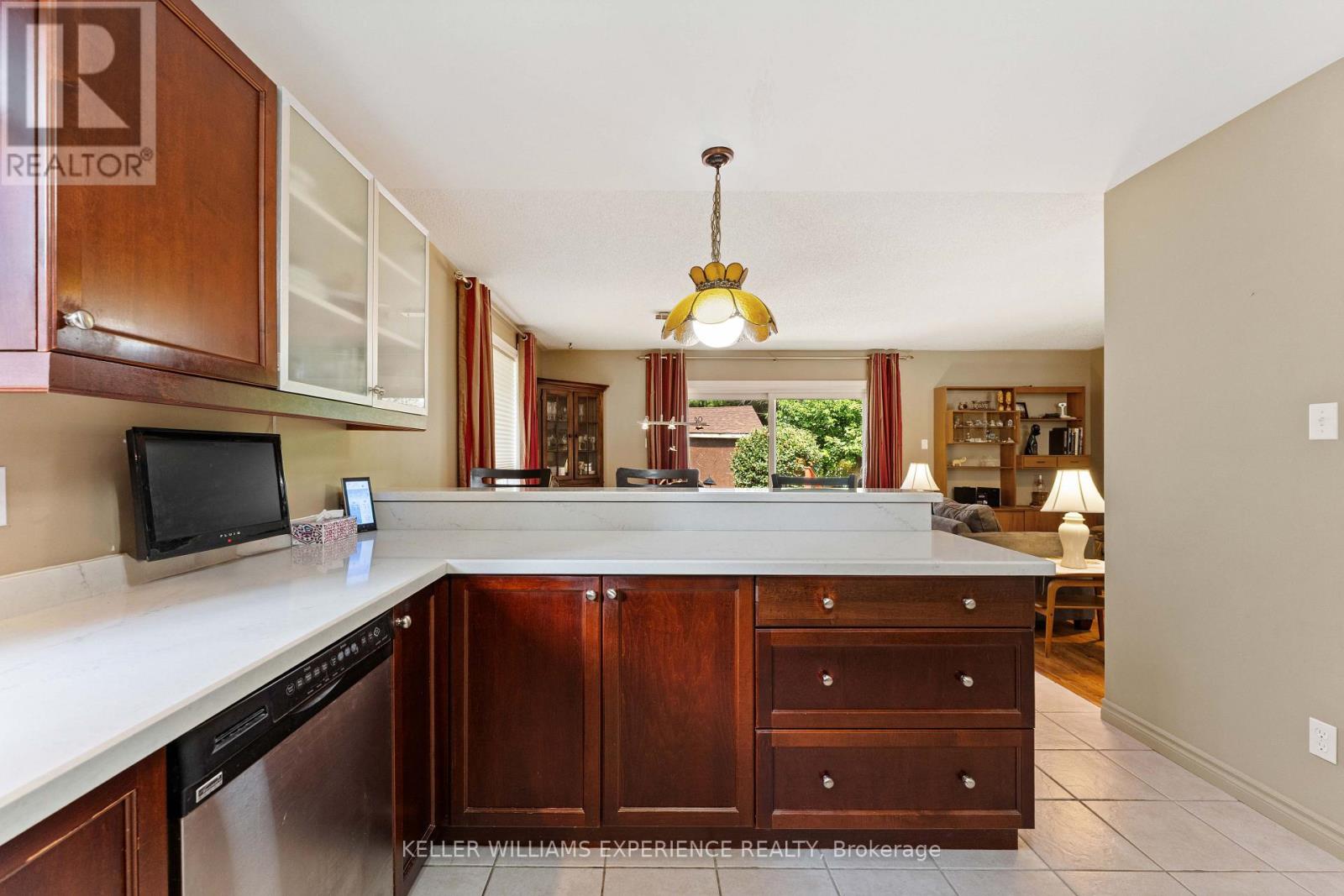 74 Ruffet Drive, Barrie (Edgehill Drive), Ontario  L4N 0N8 - Photo 9 - S13700000