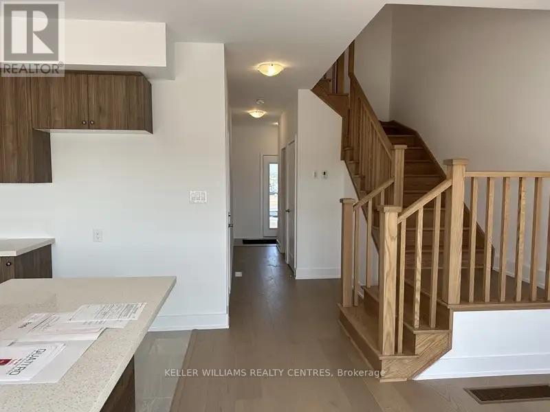 49 Gateway Drive, Barrie, Ontario  L9J 0V3 - Photo 6 - S13700092