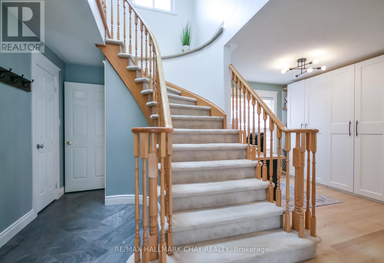 1 Hawkins Drive, Barrie (Ardagh), Ontario L4N 0A5 - Photo 10 - S13700136