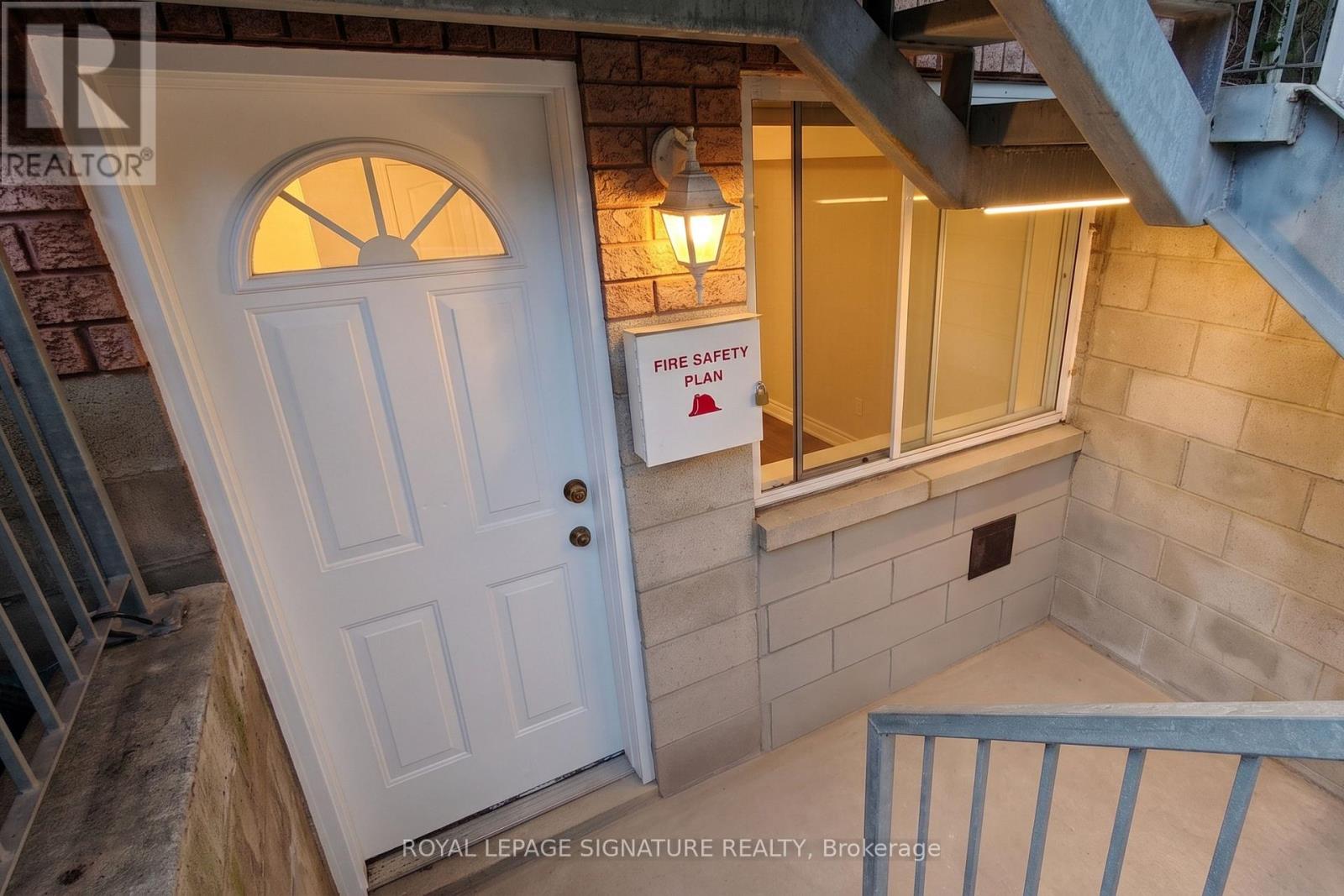 Lower - 512 Concord Avenue, Toronto, Ontario  M6H 2P8 - Photo 2 - W13699908