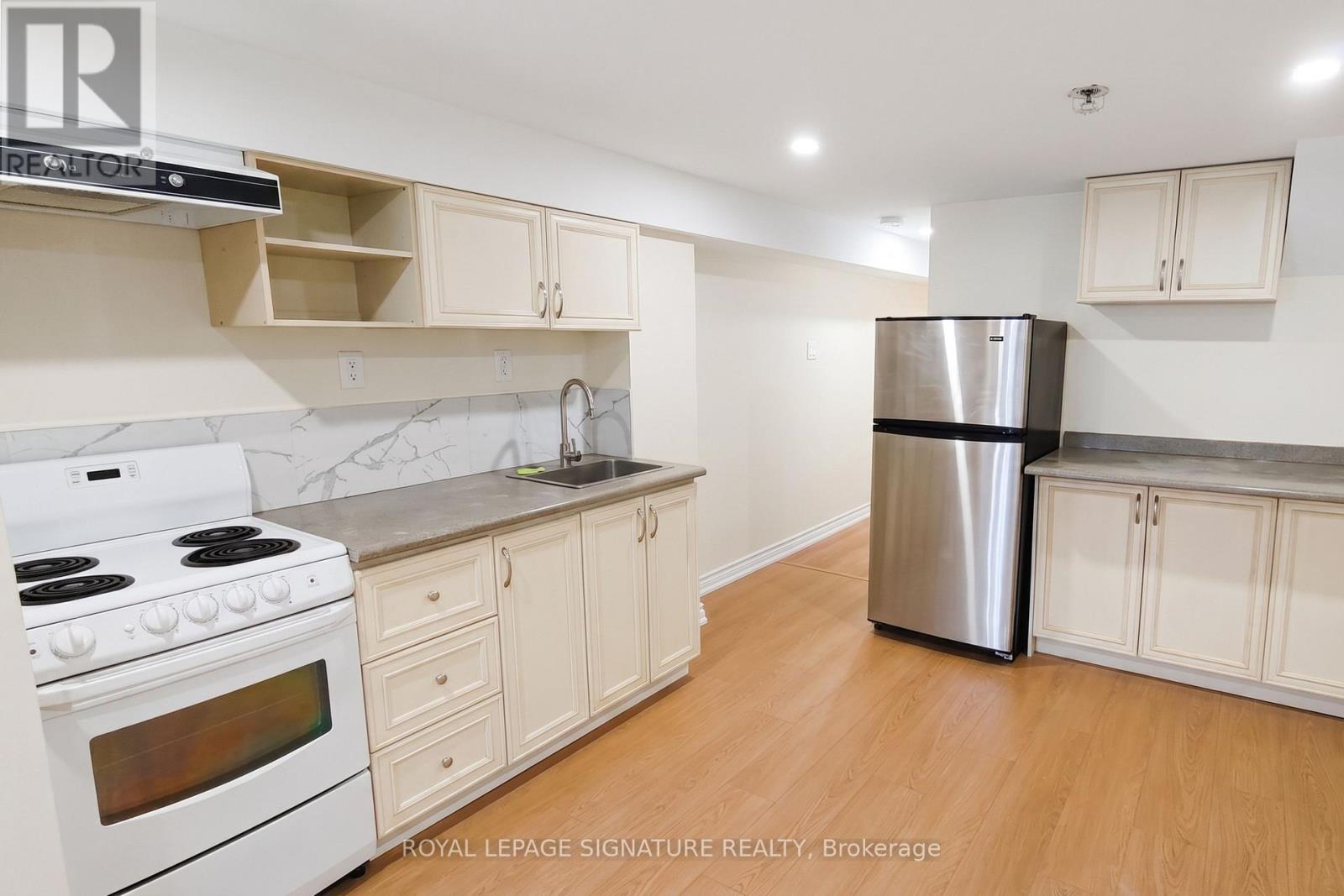 Lower - 512 Concord Avenue, Toronto, Ontario  M6H 2P8 - Photo 5 - W13699908