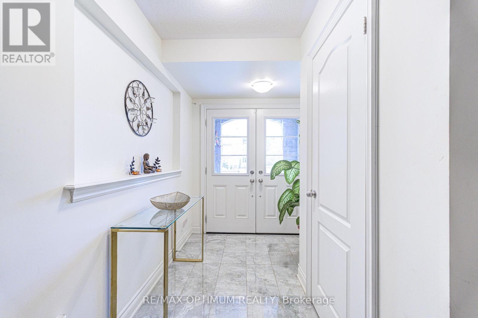 8583 Financial Drive, Brampton, Ontario L6Y 6C4 - Photo 5 - W13699940