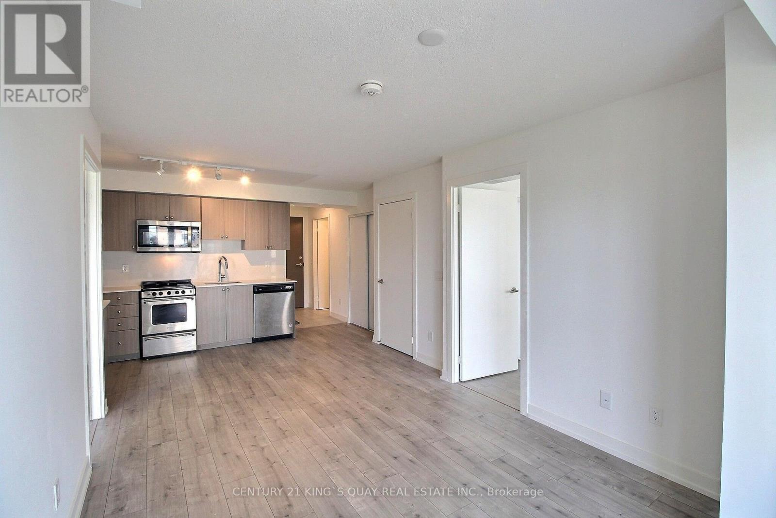 907 - 10 Wilby Crescent, Toronto, Ontario  M9N 0B6 - Photo 3 - W13699954