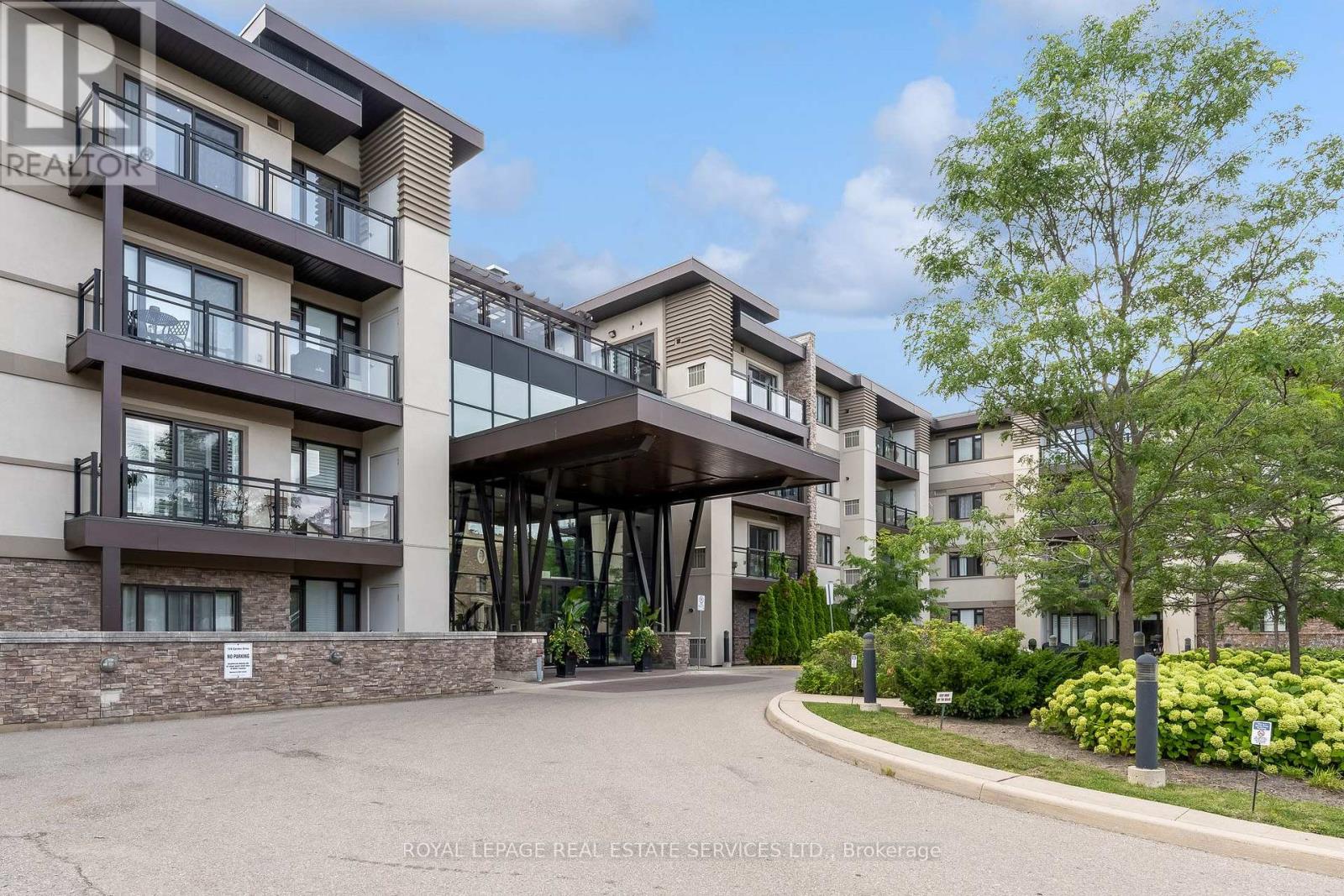 203 - 128 Garden Drive, Oakville, Ontario  L6K 0H7 - Photo 1 - W13699958