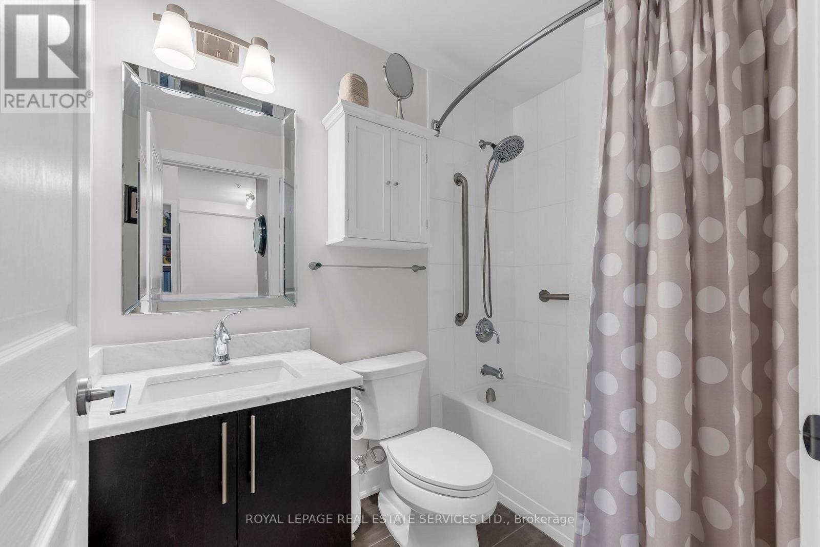 203 - 128 Garden Drive, Oakville, Ontario  L6K 0H7 - Photo 13 - W13699958