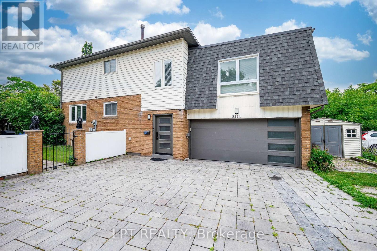 2574 Council Ring Road, Mississauga, Ontario  L5L 1X5 - Photo 3 - W13699970