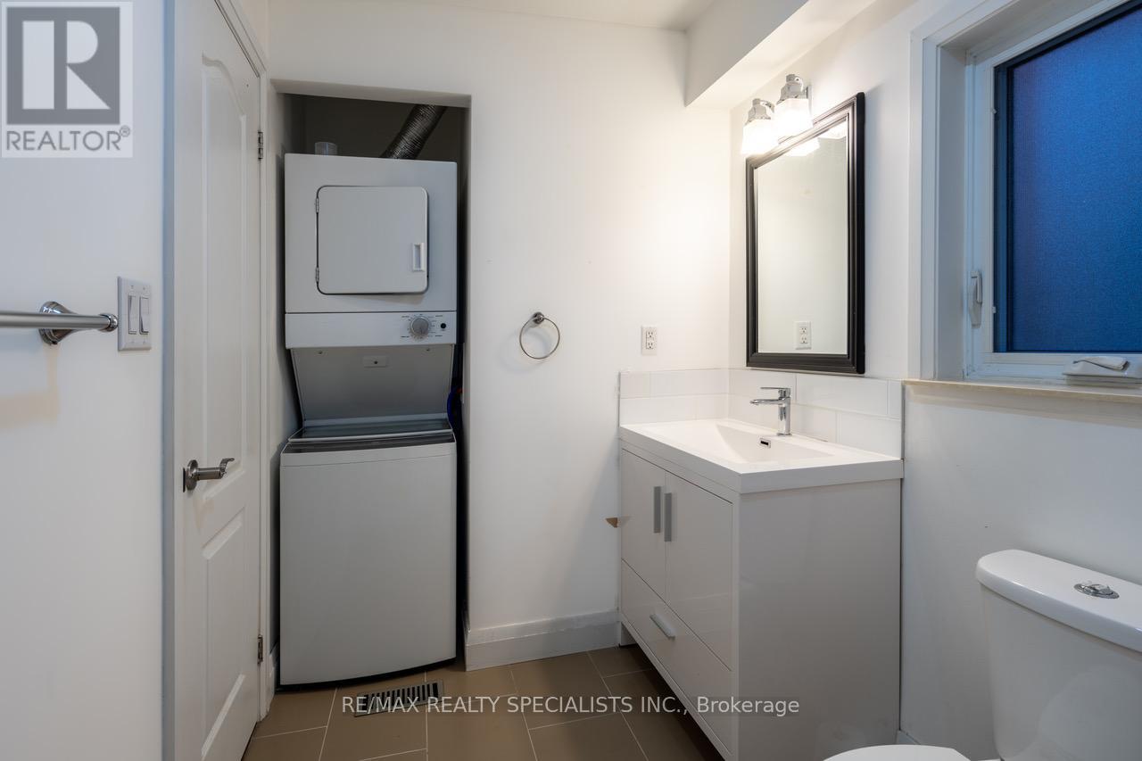 1st Floor - 12 Wiltshire Avenue, Toronto, Ontario  M6N 2V9 - Photo 12 - W13699988