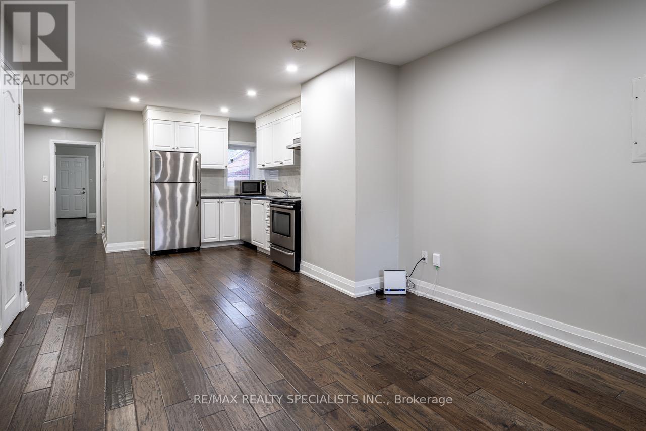 1st Floor - 12 Wiltshire Avenue, Toronto, Ontario  M6N 2V9 - Photo 4 - W13699988