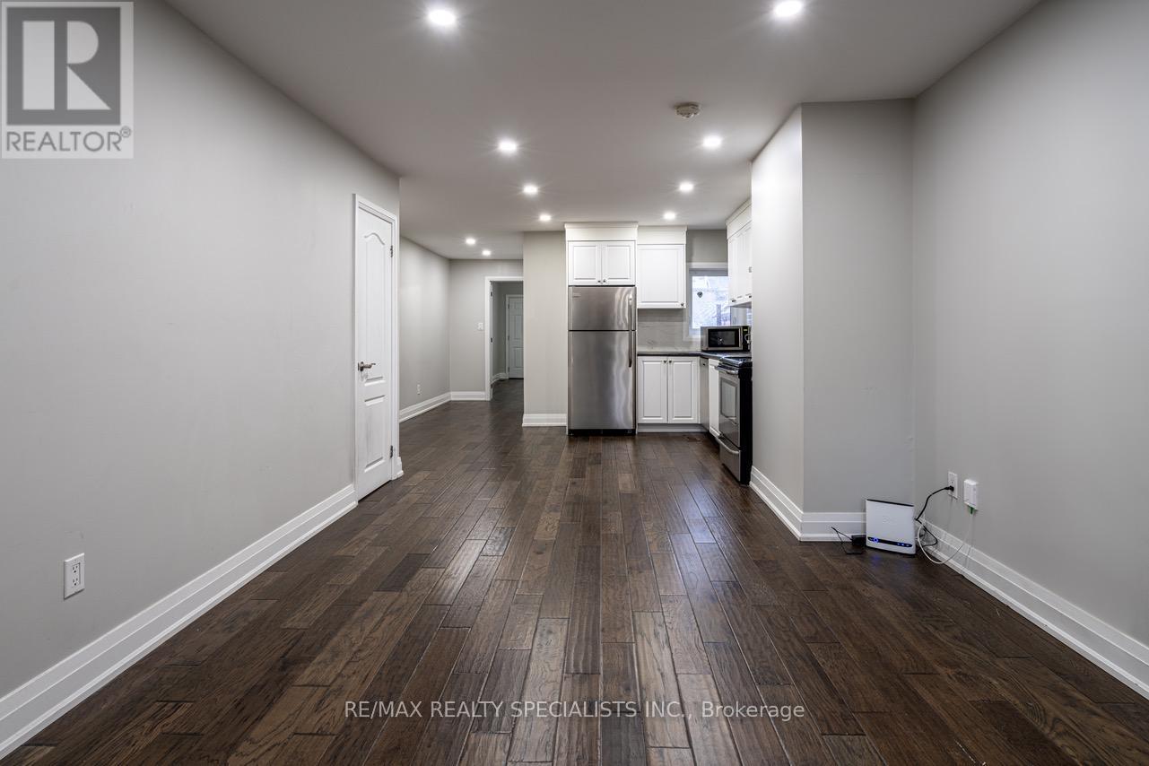 1st Floor - 12 Wiltshire Avenue, Toronto, Ontario  M6N 2V9 - Photo 5 - W13699988