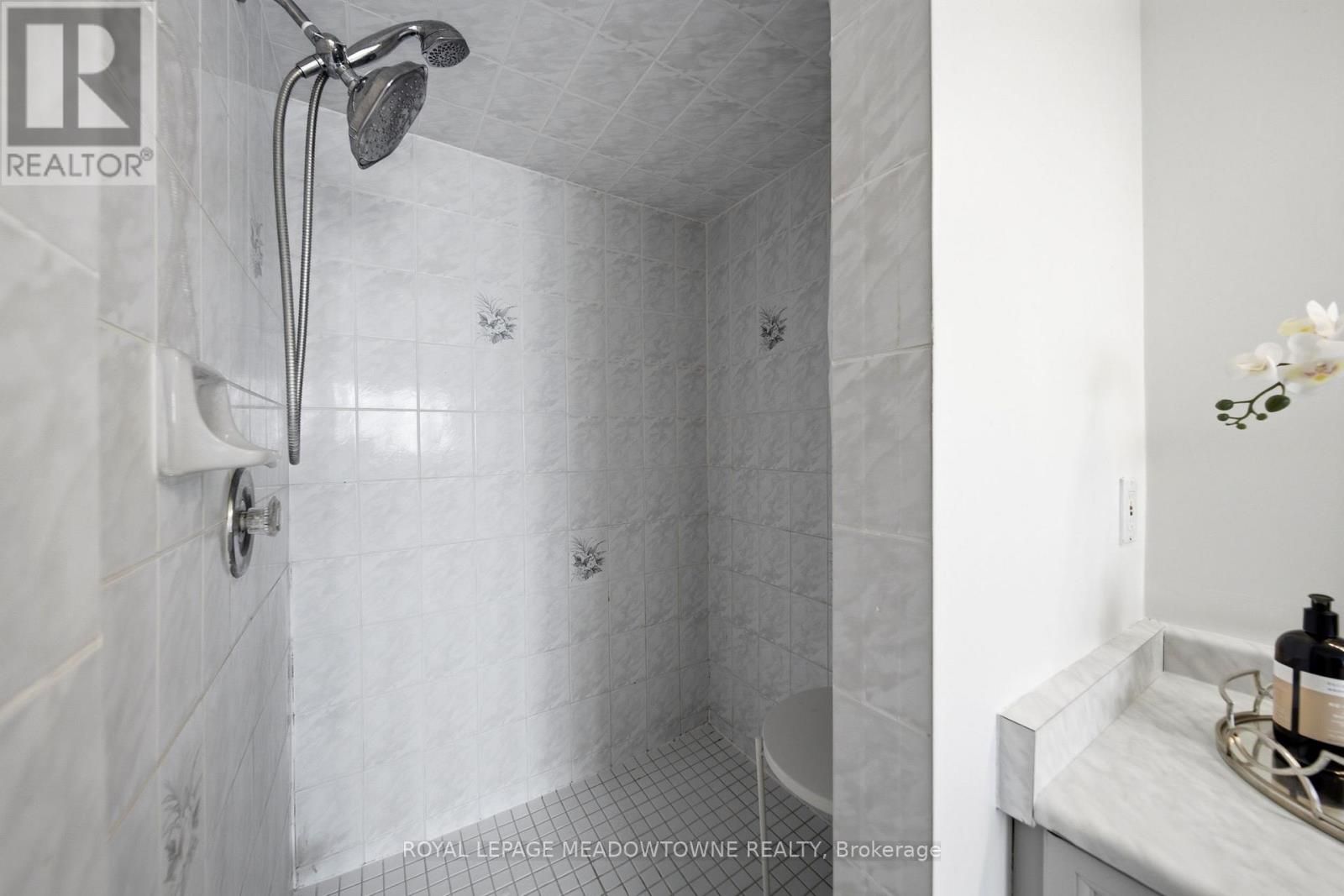 187 Barber Drive, Halton Hills, Ontario  L7G 5L5 - Photo 28 - W13700018