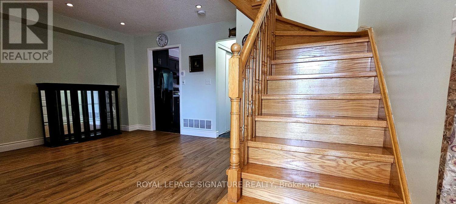 213 Fernforest Drive, Brampton, Ontario  L6R 1T7 - Photo 12 - W13700022