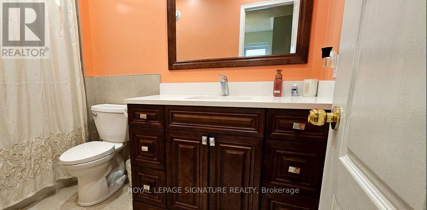 213 Fernforest Drive, Brampton, Ontario  L6R 1T7 - Photo 8 - W13700022