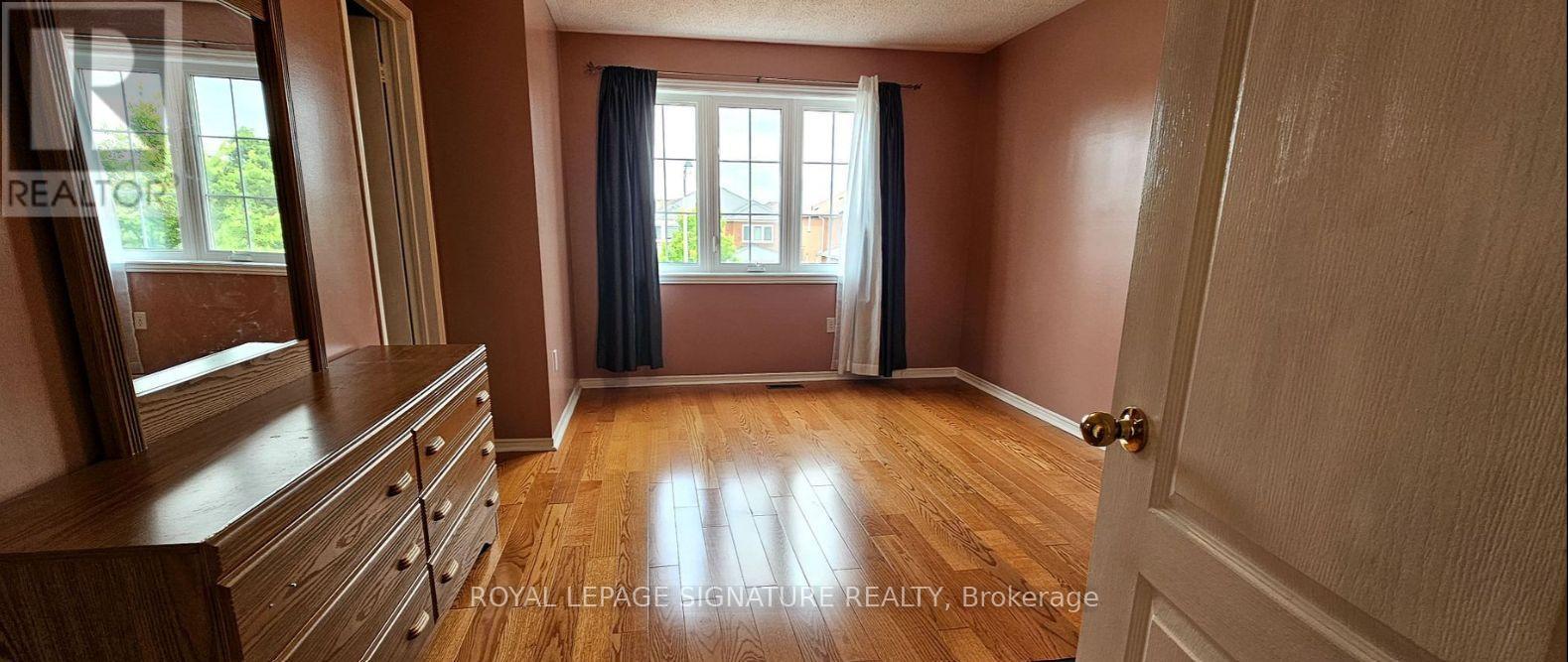 213 Fernforest Drive, Brampton, Ontario  L6R 1T7 - Photo 9 - W13700022
