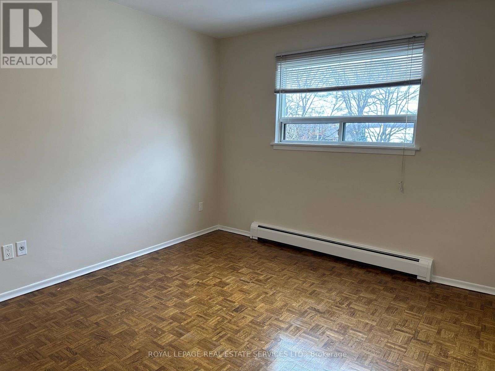 2 - 7 Mohawk Avenue, Mississauga, Ontario  L5G 3R5 - Photo 6 - W13700036