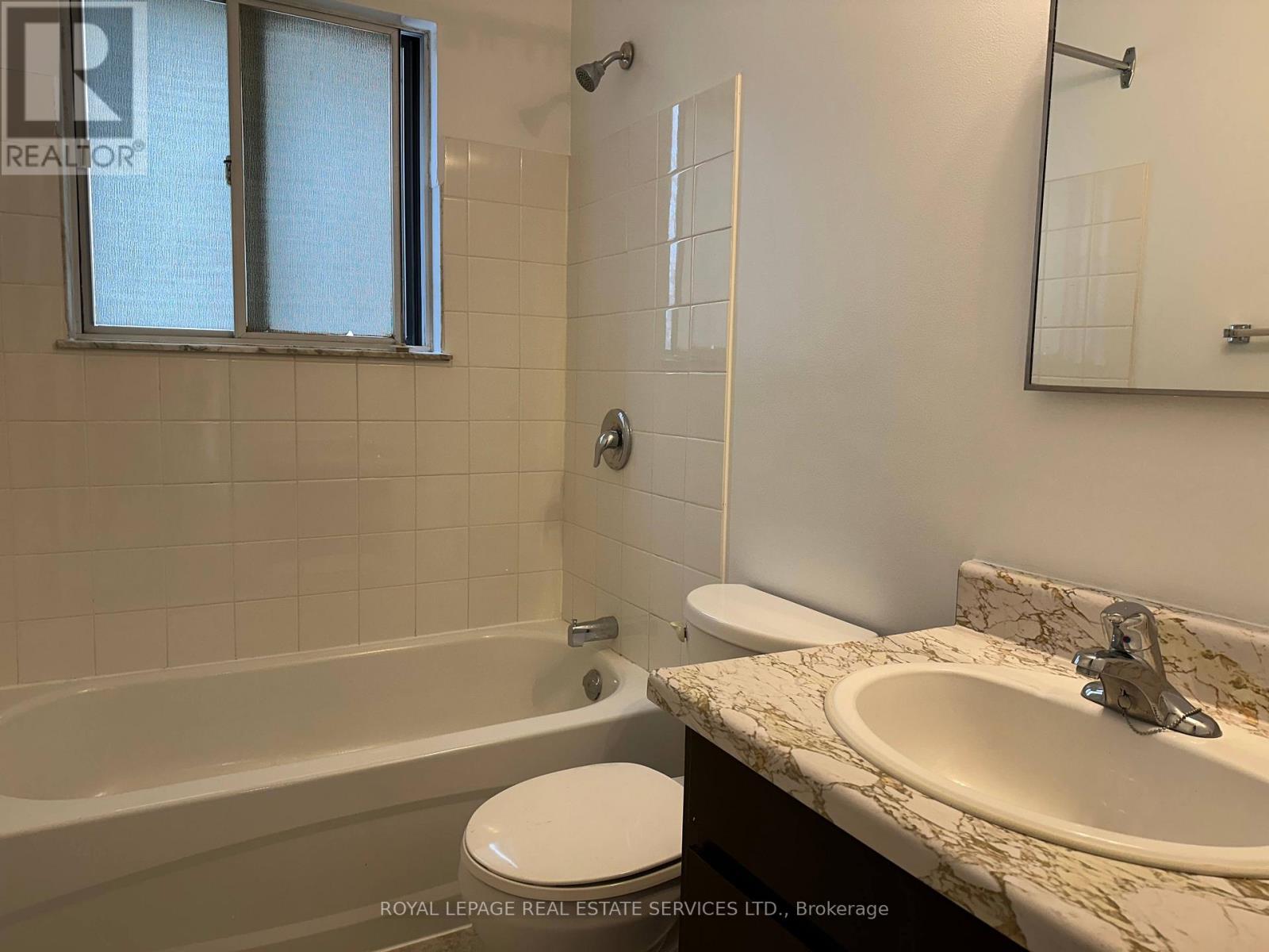 2 - 7 Mohawk Avenue, Mississauga, Ontario  L5G 3R5 - Photo 9 - W13700036