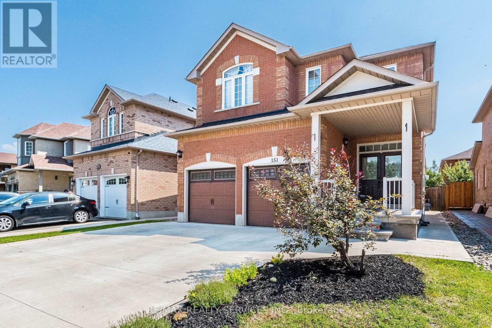 151 Fairhill Avenue, Brampton, Ontario  L7A 2J4 - Photo 3 - W13700066