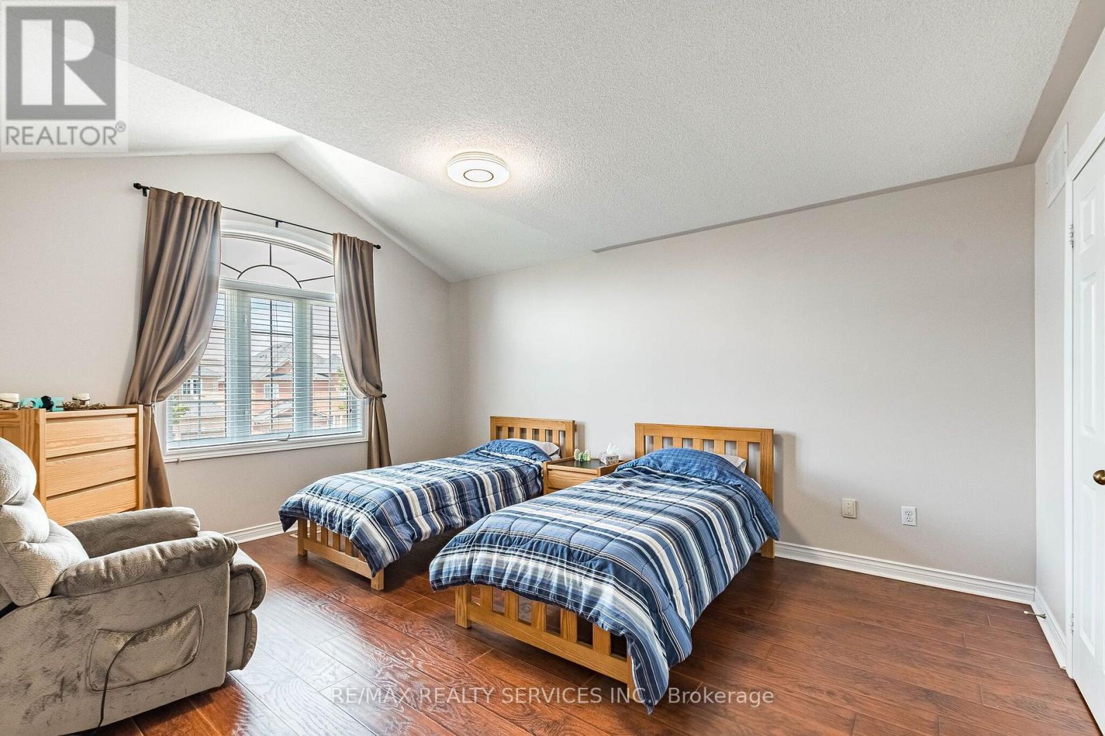 151 Fairhill Avenue, Brampton, Ontario  L7A 2J4 - Photo 32 - W13700066