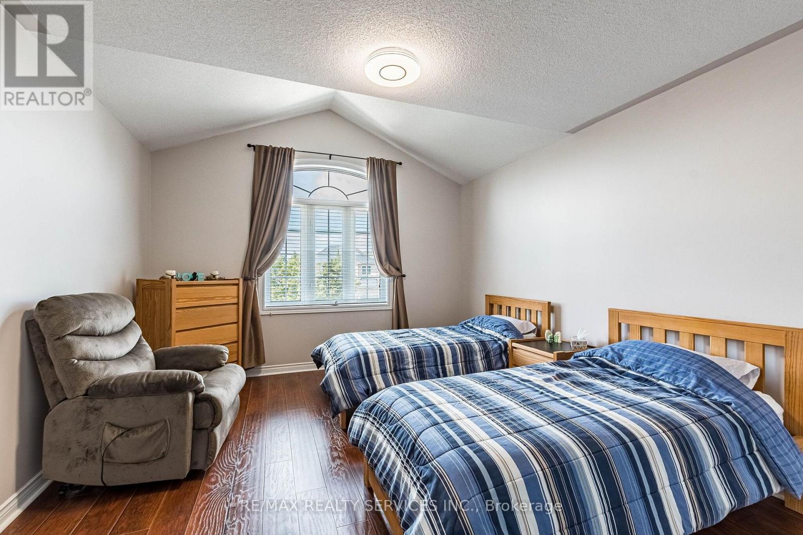 151 Fairhill Avenue, Brampton, Ontario  L7A 2J4 - Photo 33 - W13700066