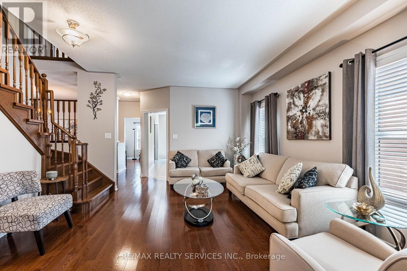 151 Fairhill Avenue, Brampton, Ontario  L7A 2J4 - Photo 7 - W13700066