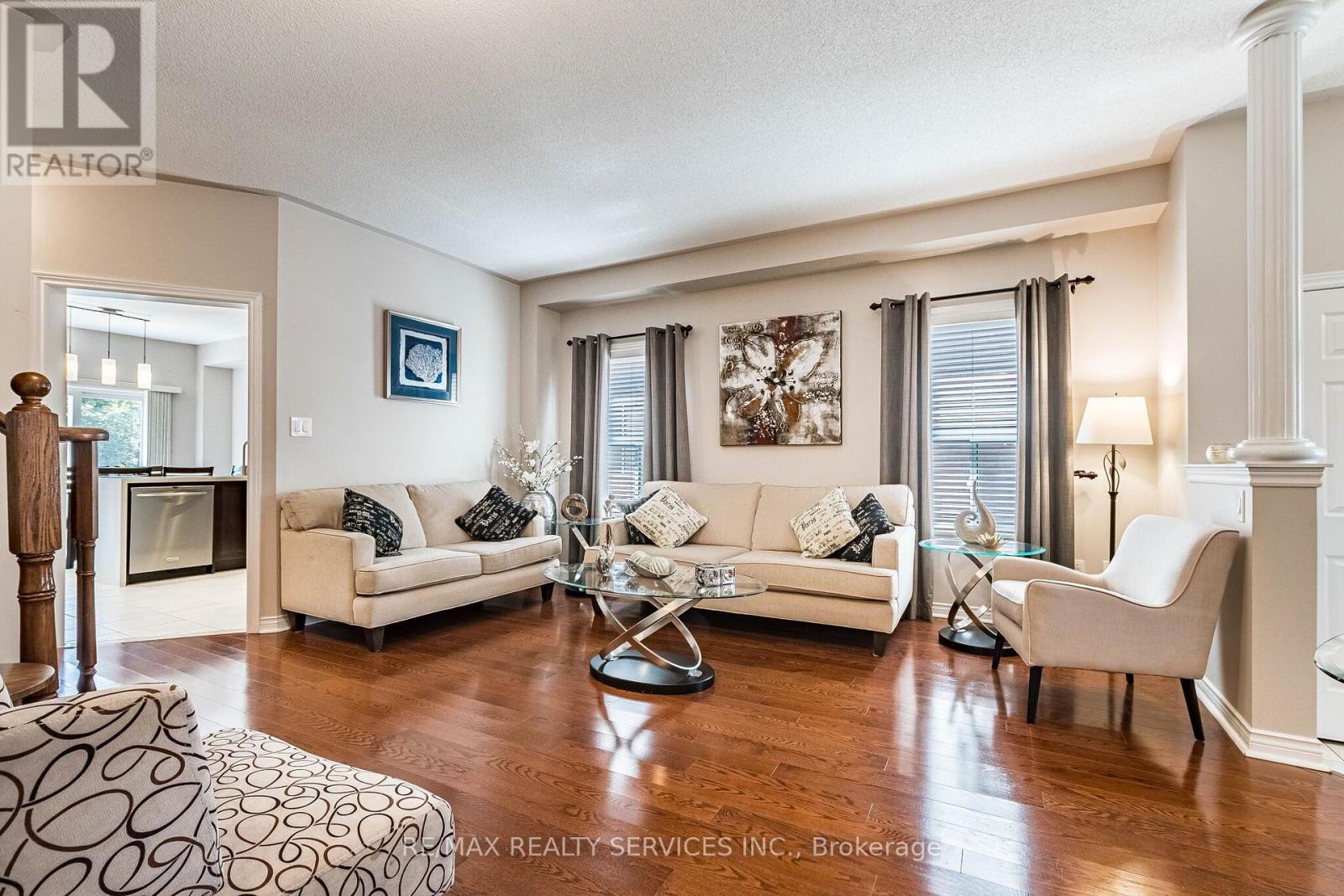 151 Fairhill Avenue, Brampton, Ontario  L7A 2J4 - Photo 8 - W13700066