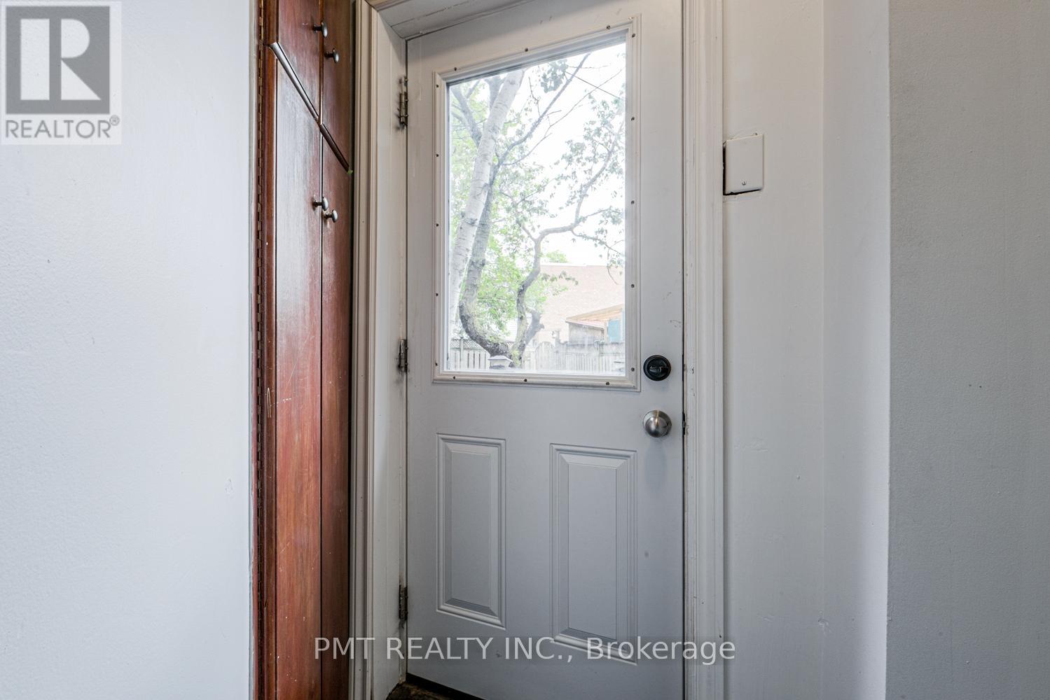 Upper - 2045 Davenport Road, Toronto, Ontario  M6N 1C5 - Photo 2 - W13700090