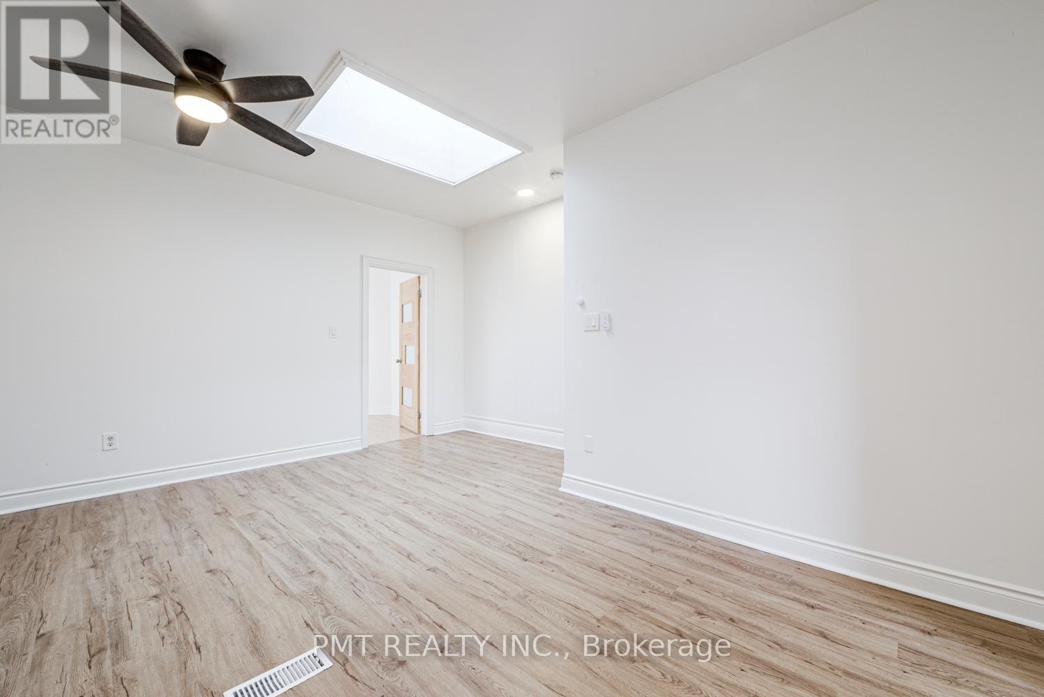 Upper - 2045 Davenport Road, Toronto, Ontario  M6N 1C5 - Photo 22 - W13700090