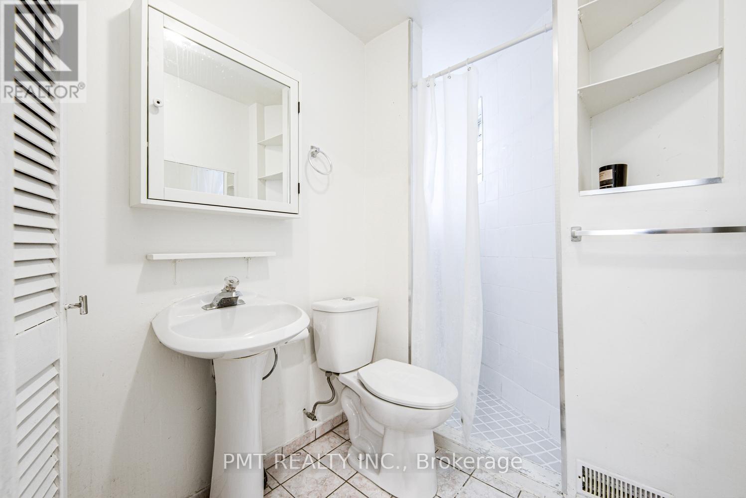 Upper - 2045 Davenport Road, Toronto, Ontario  M6N 1C5 - Photo 23 - W13700090
