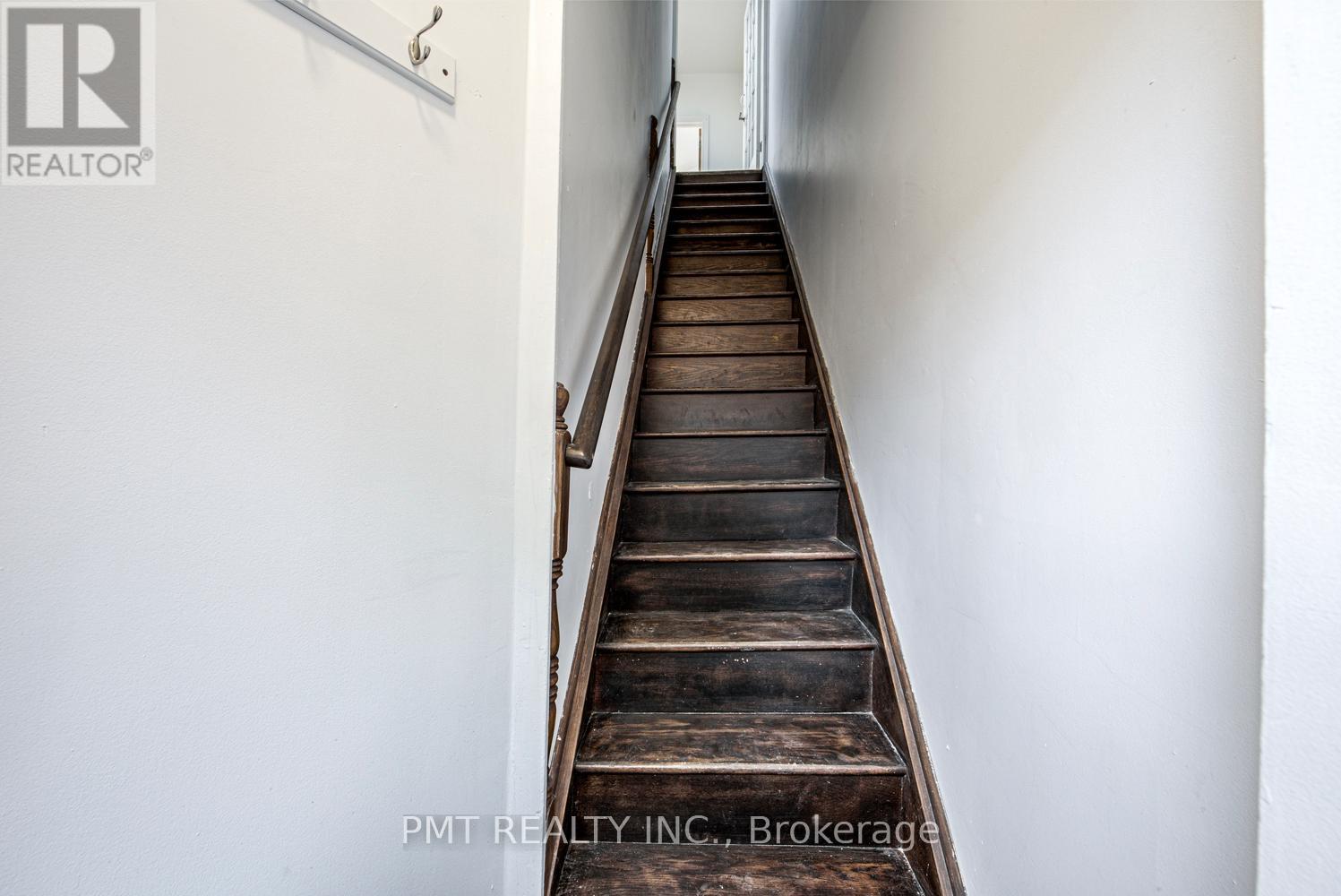 Upper - 2045 Davenport Road, Toronto, Ontario  M6N 1C5 - Photo 3 - W13700090