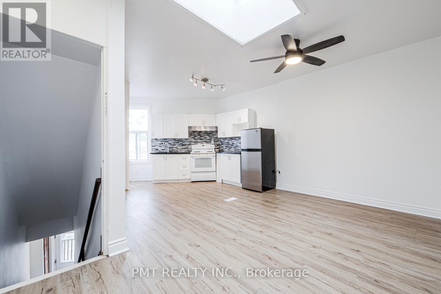 Upper - 2045 Davenport Road, Toronto, Ontario  M6N 1C5 - Photo 4 - W13700090