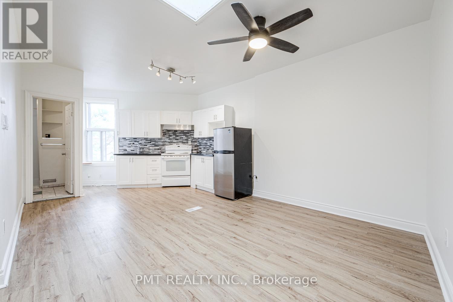 Upper - 2045 Davenport Road, Toronto, Ontario  M6N 1C5 - Photo 5 - W13700090