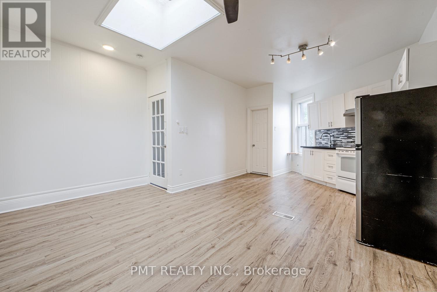 Upper - 2045 Davenport Road, Toronto, Ontario  M6N 1C5 - Photo 8 - W13700090