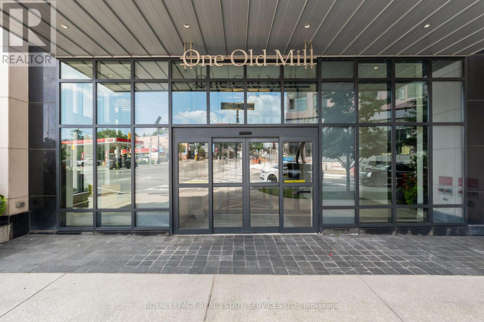 107 - 1 Old Mill Drive, Toronto, Ontario  M6S 0A1 - Photo 2 - W13700124