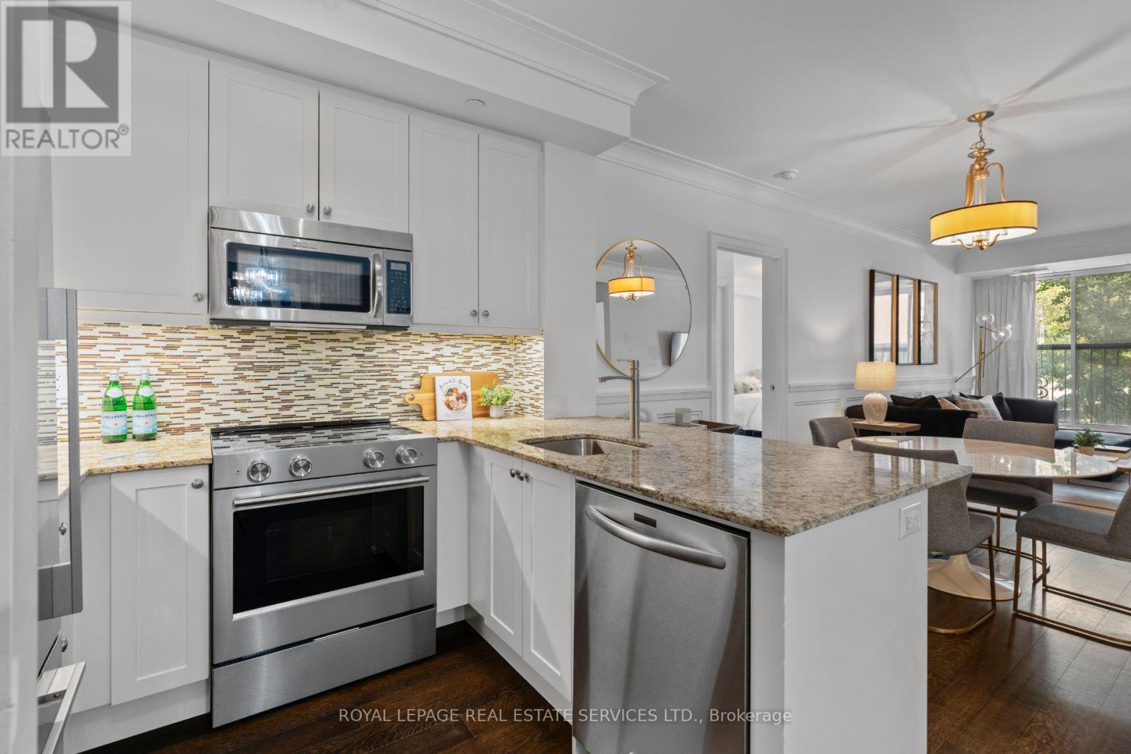 107 - 1 Old Mill Drive, Toronto, Ontario  M6S 0A1 - Photo 6 - W13700124