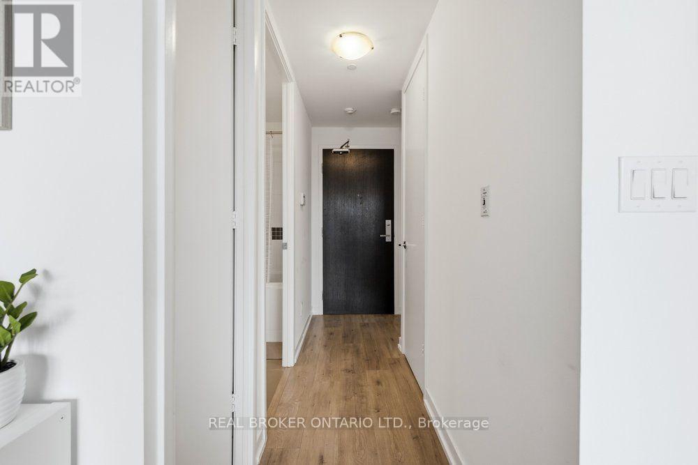 825 - 165 Legion Road N, Toronto, Ontario  M8Y 0B3 - Photo 13 - W13700126