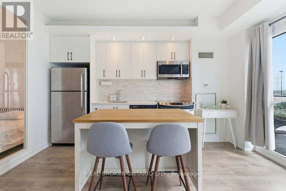 825 - 165 Legion Road N, Toronto, Ontario  M8Y 0B3 - Photo 6 - W13700126