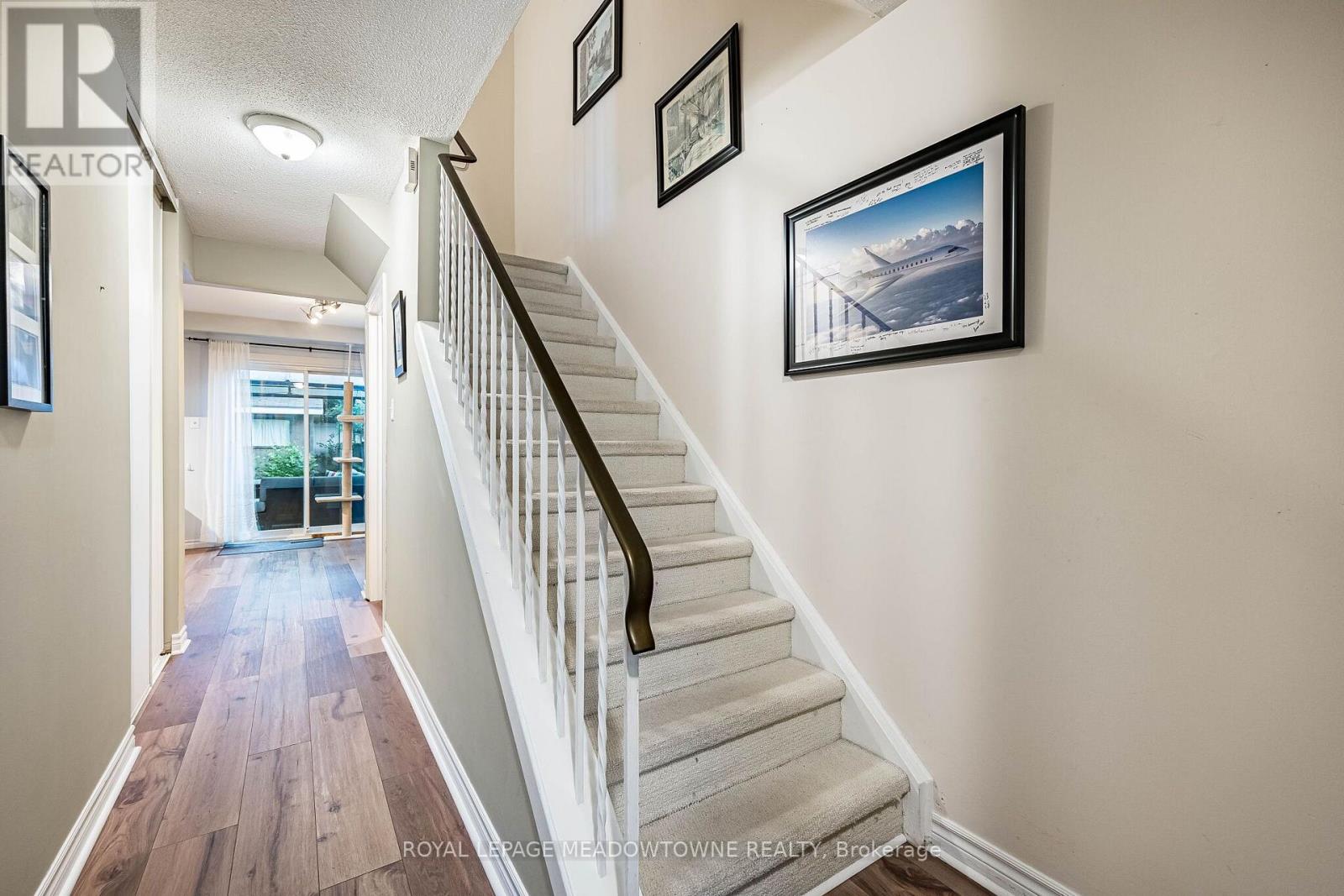 37 Salisbury Circle, Brampton, Ontario  L6V 2Z4 - Photo 7 - W13700132