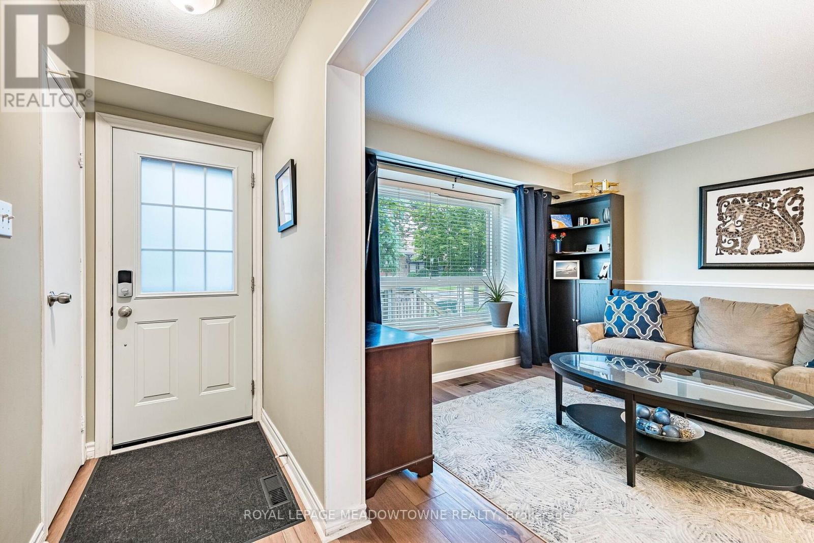 37 Salisbury Circle, Brampton, Ontario  L6V 2Z4 - Photo 8 - W13700132