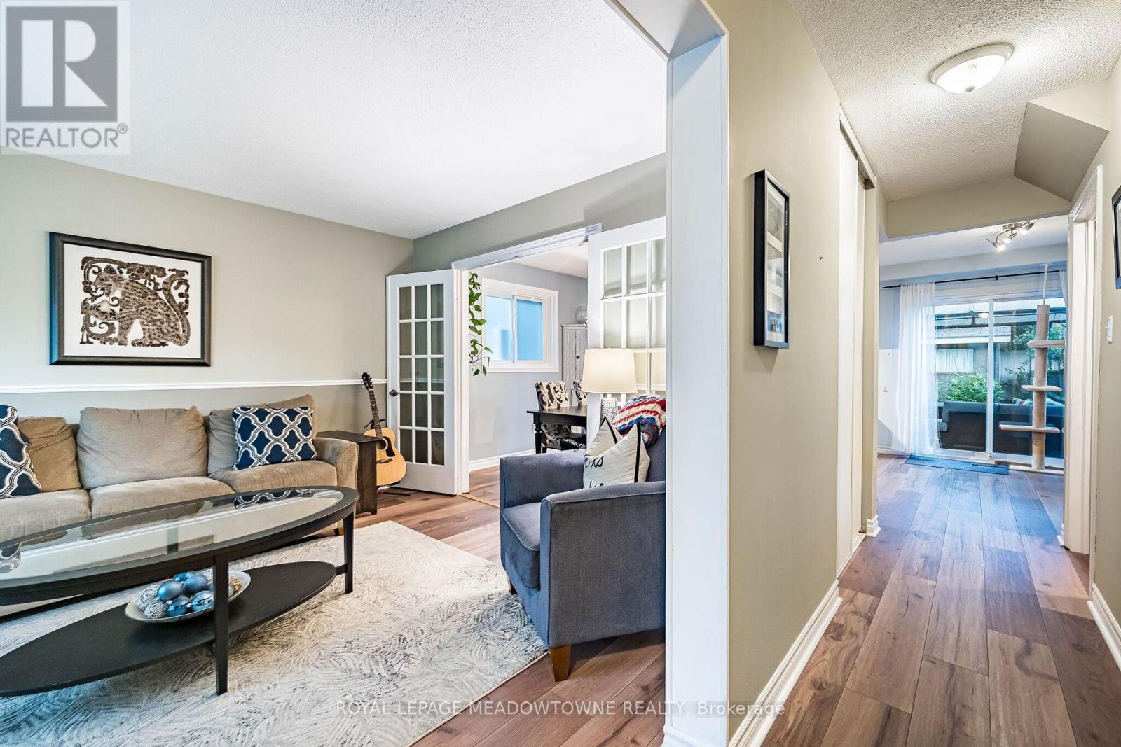 37 Salisbury Circle, Brampton, Ontario  L6V 2Z4 - Photo 9 - W13700132