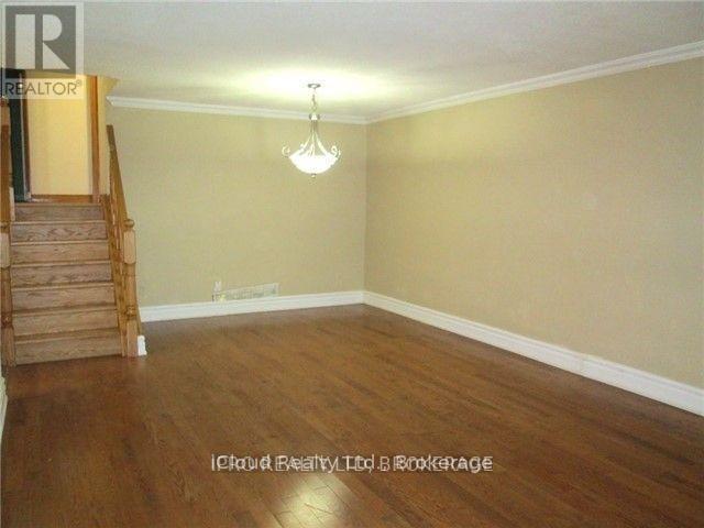 11 Judith Crescent, Brampton, Ontario L6S 3J3 - Photo 3 - W13700154