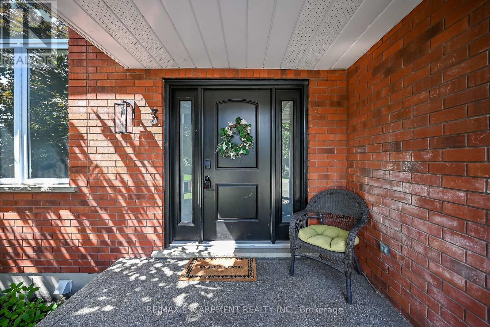 3 Kintyre Court, Haldimand, Ontario  N3W 1G8 - Photo 2 - X13699868