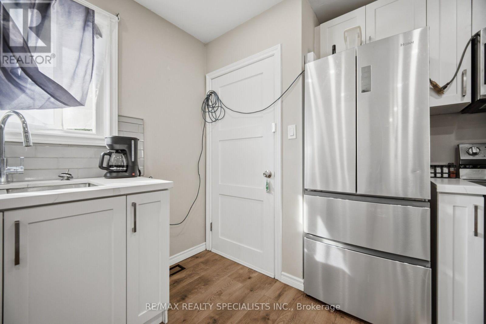 60 Elmwood Avenue, Cambridge, Ontario  N1R 4Y2 - Photo 19 - X13700040